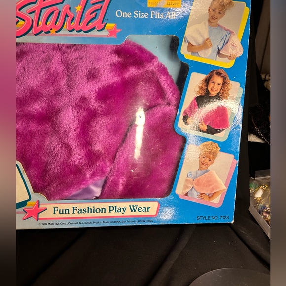 LITTLE STARLET VTG 80s New in box Dress up cape. Dated 1989. Box is damaged - Picture 2 of 9
